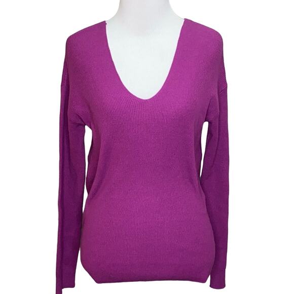 Splendid Fuchsia 2 Way Twist Sweater NWT Size Small - Picture 2 of 8